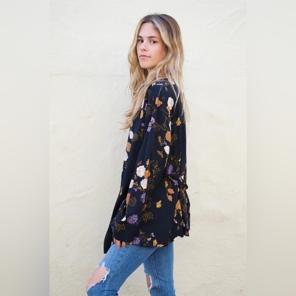 Free People Peony Kimono In Midnight Jacket Front Pockets NWOT Floral Print - Picture 9 of 10
